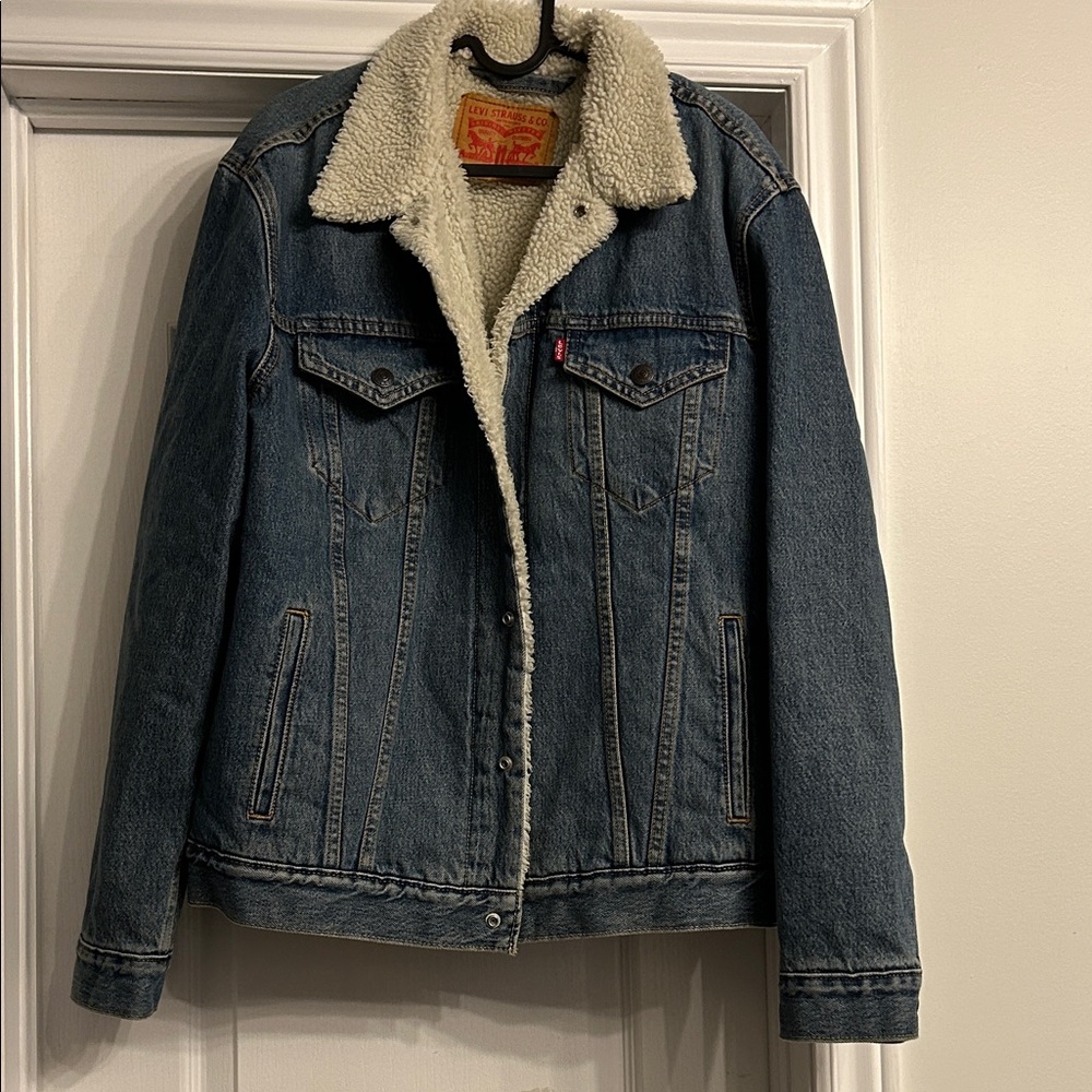 Levi's Classic Blue Denim Jacket with Sherpa Lining